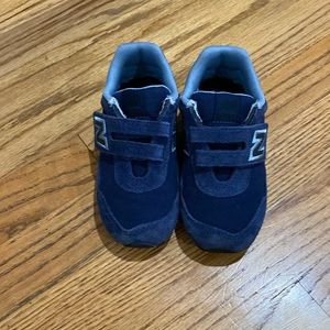 Boys new balance tennis shoes